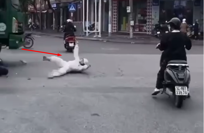TP. Hải Dương: Cô gái đang quay video chill chill thì bất ngờ bắt được khoảnh khắc vụ ta:i nạ:n