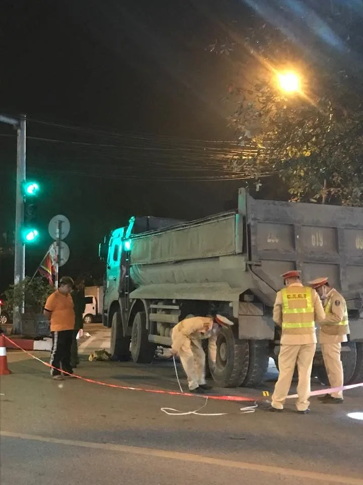 Tai nạn tại ngã 3 Phù Lỗ – Sóc Sơn – Hà Nội tối qua 13/3 khiến bé gái lớp 6 tử vong