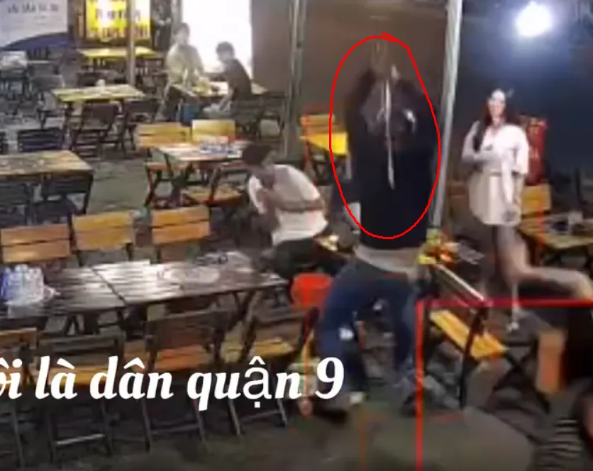 QUẬN 9: 4 người đàn ngồi nhậu thì bị 2 thanh niên cùng 1 cô gái xông tới đ:uổi ch:em’
