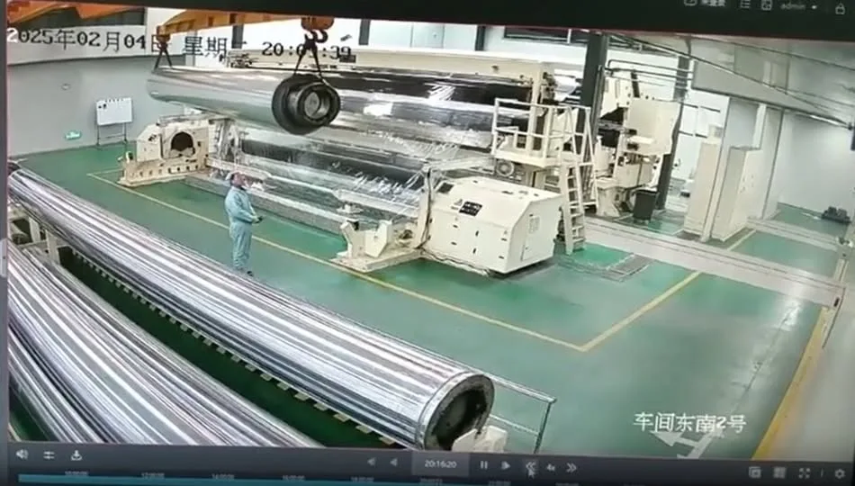 Suýt nữa thì anh ấy đo:àn tụ với ông:bà