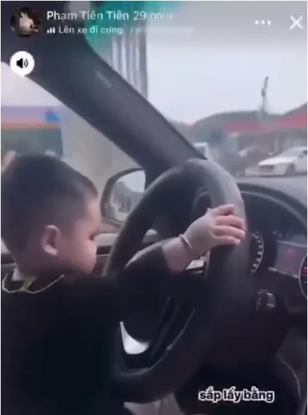 Cháu mọc răng chưa đủ mà lái oto giỏi ghê ta =))