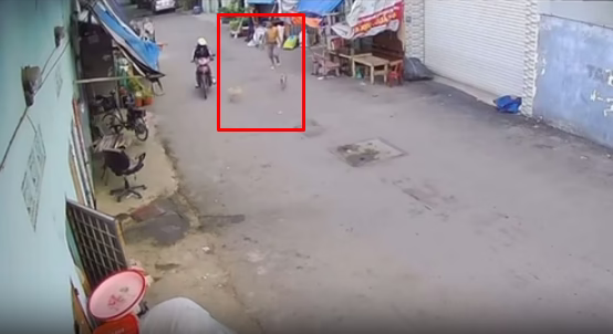 Quá tàng áccc.. đã làm gì mà phải bị đối xử như vậy?